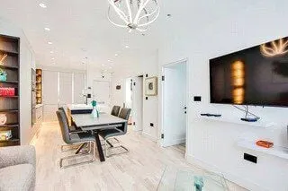 Finchley Road, London, NW3, photo 1