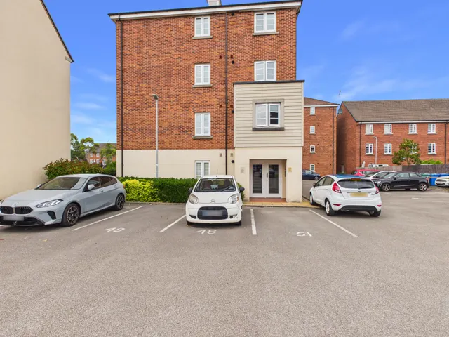 Pinehurst Walk, Boston Boulevard, Great Sankey, Warrington, WA5, photo 1