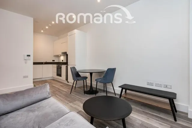 Lyon Way, Frimley, GU16, photo 2