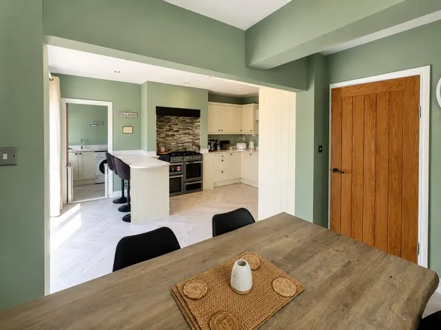 Snape Hill Crescent, Dronfield, S18, photo 2