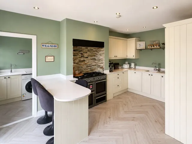 Snape Hill Crescent, Dronfield, S18, photo 3