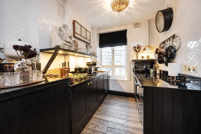 Photo 3 — Flat 13 Derby Lodge, Britannia Street, London