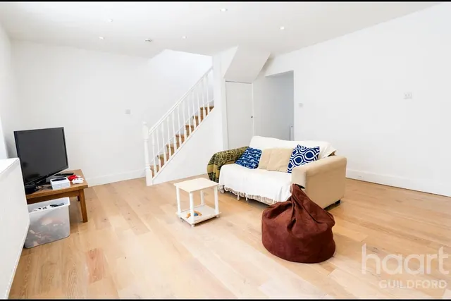 West Horsley, KT24, photo 2