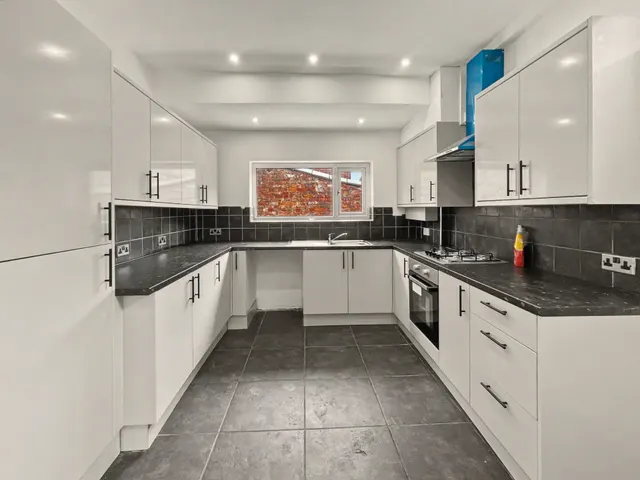 Egerton Street, Prestwich, M25, photo 2