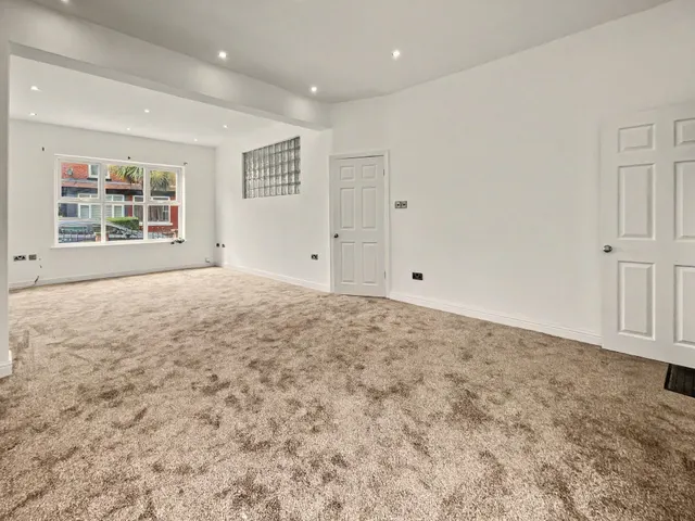 Egerton Street, Prestwich, M25, photo 3