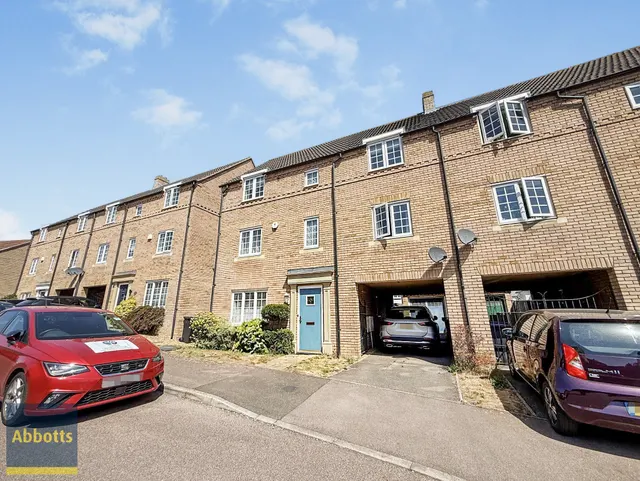 Longchamp Drive, Ely, photo 1