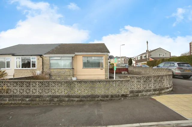 York Drive, Pontypridd, CF38, photo 1