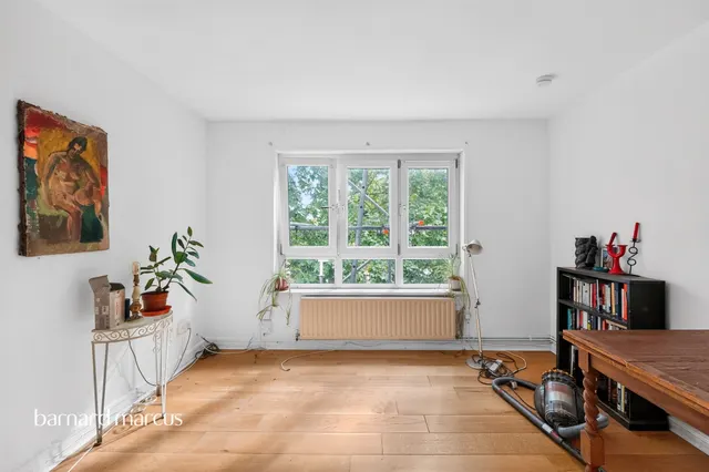 Binfield Road, London, photo 1