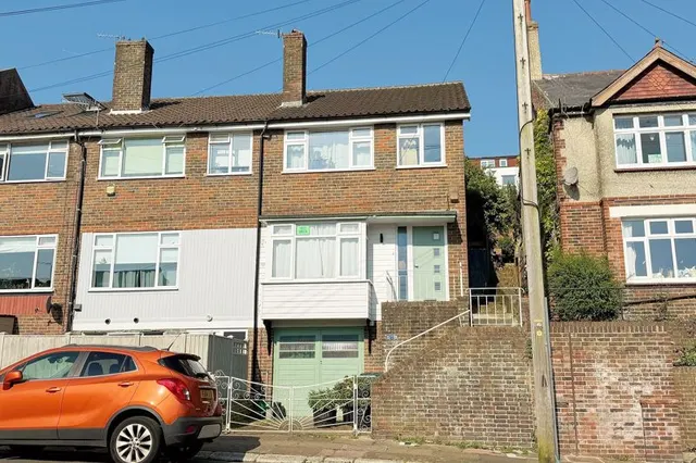 Stanmer Park Road, Brighton BN1 7JL, photo 1