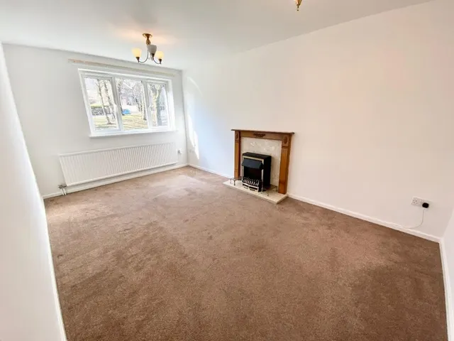 Queens Road, Edgerton, HD2, photo 2