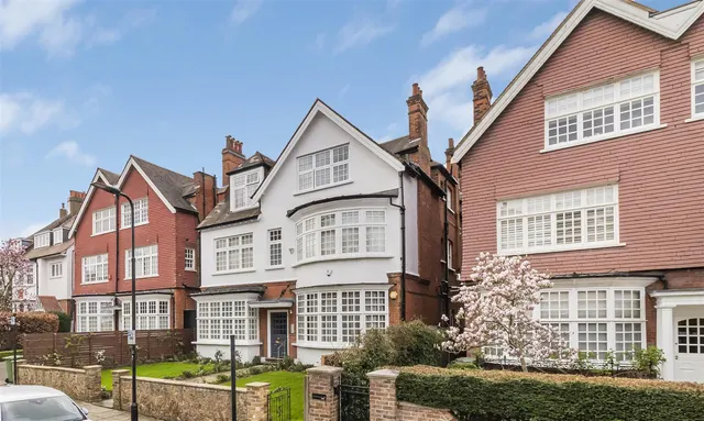 Photo 2 — Bracknell Gardens, Hampstead, London, NW3 7EE