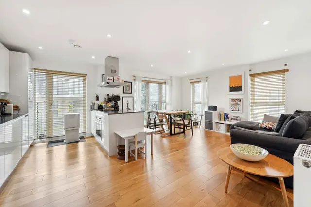 Fairbourne Road, SW4, photo 2