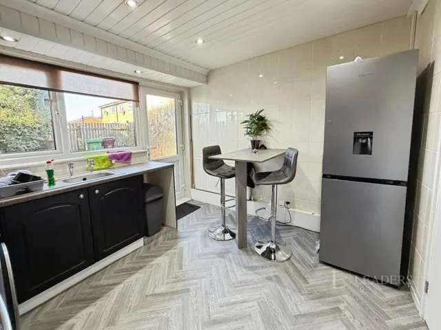 Casper Court, Nottingham, NG5, photo 3