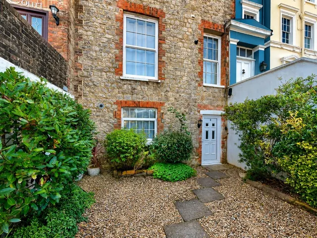 Marine Parade, Hythe, photo 1