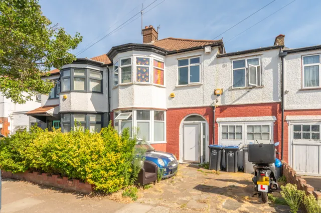 144 Ellesmere Road, London, photo 1