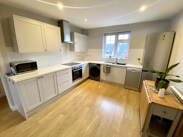 Main Road, Radcliffe-on-Trent, NG12, photo 1