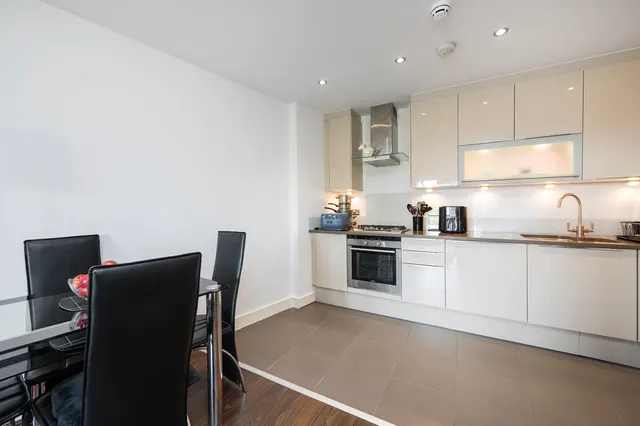Photo 3 — 26 Jacobs Court, 19 Plumbers Row, London