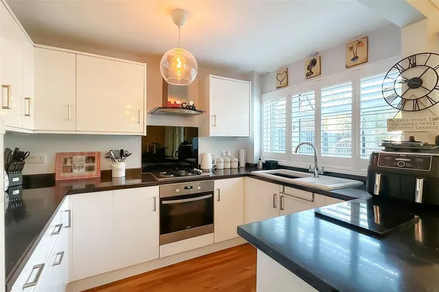 Rustington, Littlehampton, BN16, photo 3