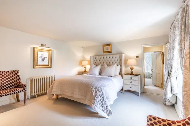 Beautifully Renovated Cottage Moments, photo 2