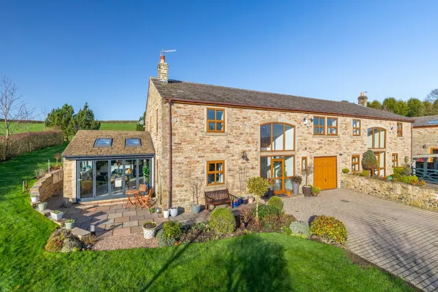 Brown Springs Lane, Oakworth, BD22, photo 1