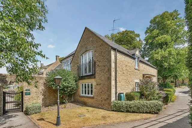 The Playing Close, Charlbury, OX7, photo 2