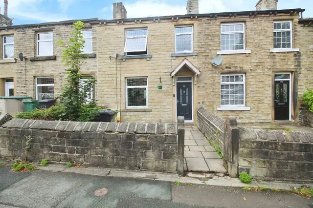 Taylor Hill Road, Taylor Hill, Huddersfield, West Yorkshire, HD4, photo 1