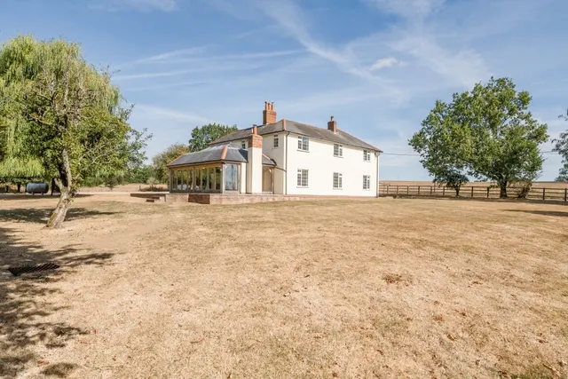 8 bedroom house — Silchester RG7