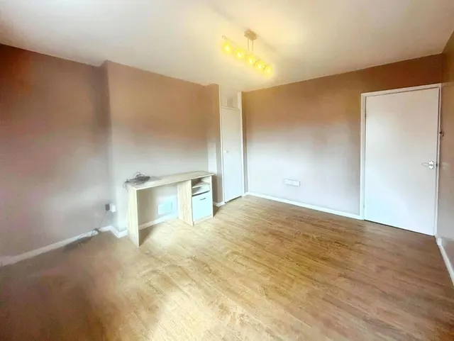 South Molton Road, London, E16, photo 3