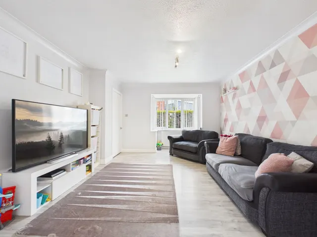Warneford Avenue, Ossett, WF5, photo 3