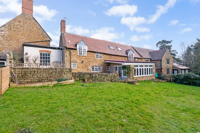 Oxford Road, Adderbury, OX17, photo 1