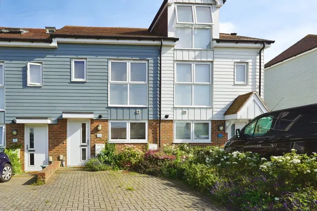 Juniper Way, Hawkinge, Folkestone, Kent, CT18, photo 1