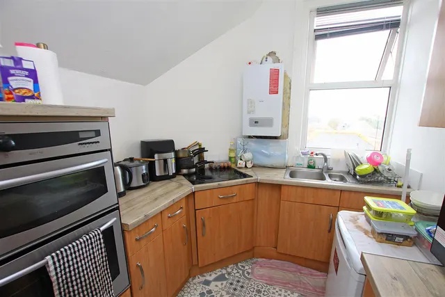 Photo 3 — Seabourne Road, Bournemouth