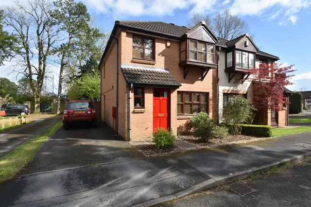 Pinewoods, Northfield, Birmingham, B31 1XA, photo 1