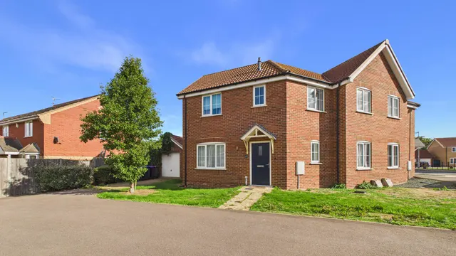 St. Vincent Close, Crowland, photo 1