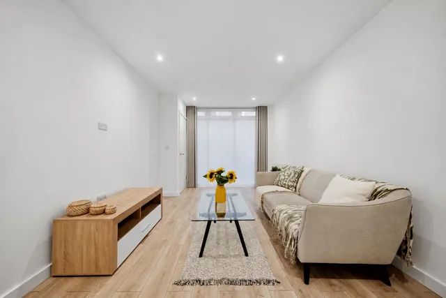Palmers Road, London, E2, photo 3