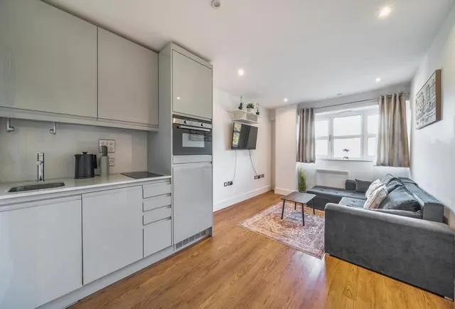 London Road, Romford, RM7, photo 1