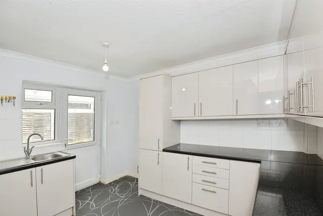 Abbots Way, High Wycombe, HP12, photo 2