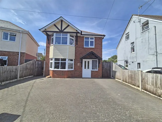 New Milton, Hampshire, photo 1