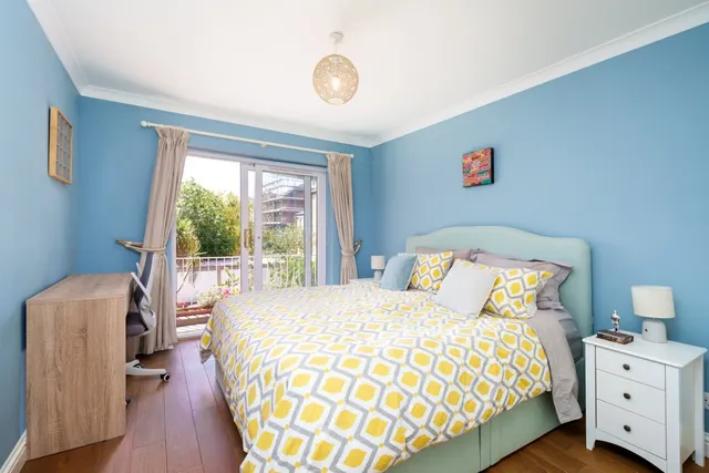 Upper Richmond Road, London, SW15, photo 3