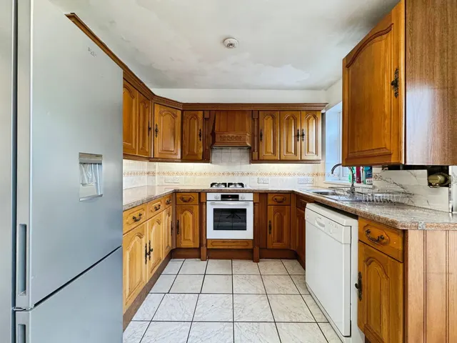 Littlefield Road, Edgware, HA8, photo 2