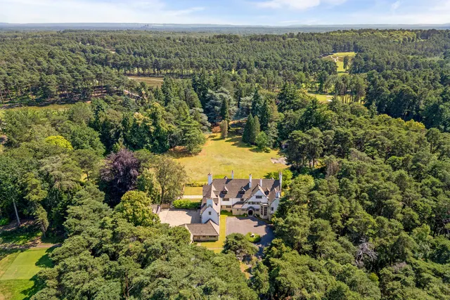 Photo 2 — Sunningdale, Berkshire, SL5 9QN