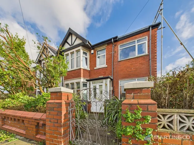 Glastonbury Avenue, Blackpool, photo 1