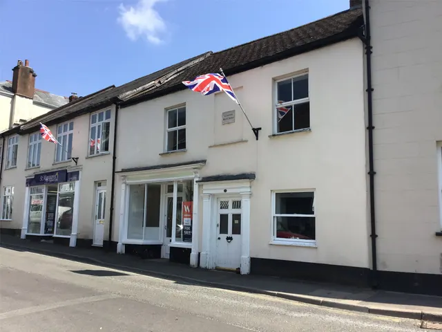 High Street & Shop, Exmoor National Park, TA22, photo 1