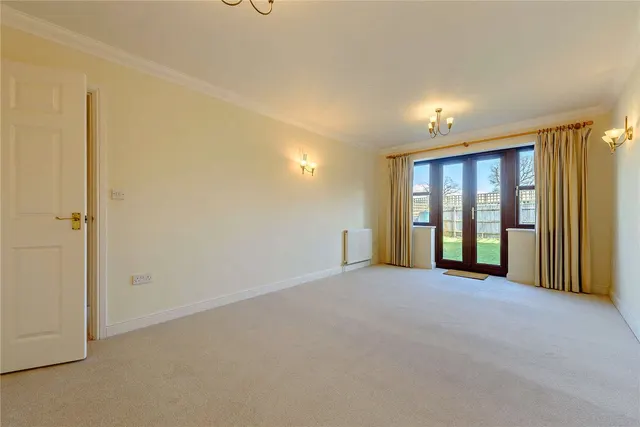 Hedge Row, Gore End Road, RG20, photo 2