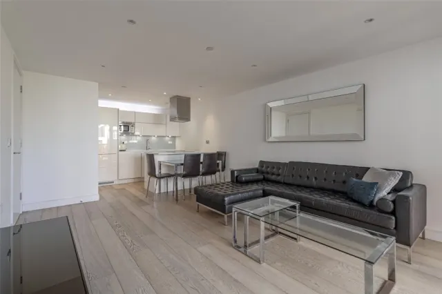 Commercial Street, Aldgate, E1, photo 3