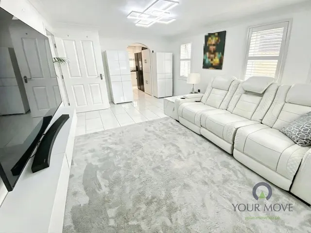 Photo 2 — Amethyst Drive, Sittingbourne, Kent, ME10