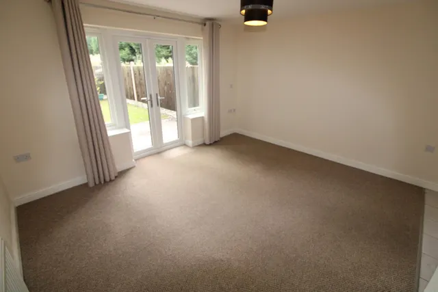 Saddlers Court, Swadlincote, DE12, photo 2