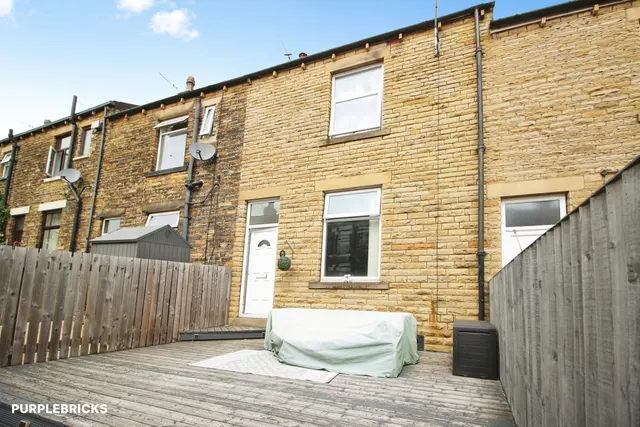 Howard Park, Cleckheaton, BD19, photo 3