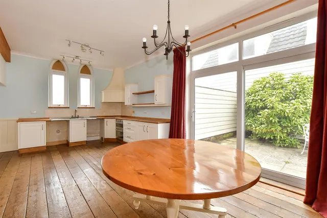 Heath Road, Sandown, PO36, photo 3