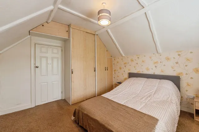 Photo 3 — Lambs Lane South, RAINHAM, Essex, RM13